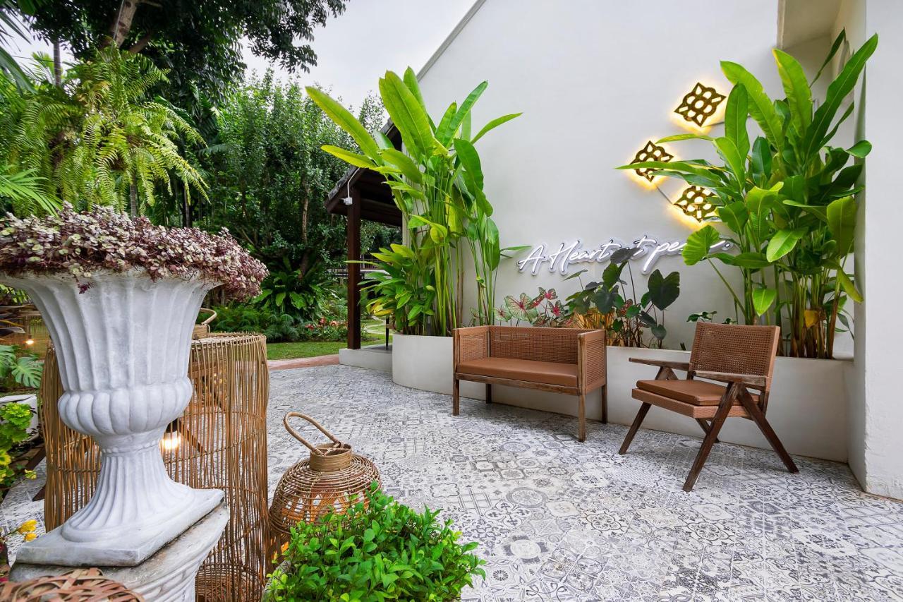 Ratchapruek Lanna Boutique Hotel Чиангмай Екстериор снимка