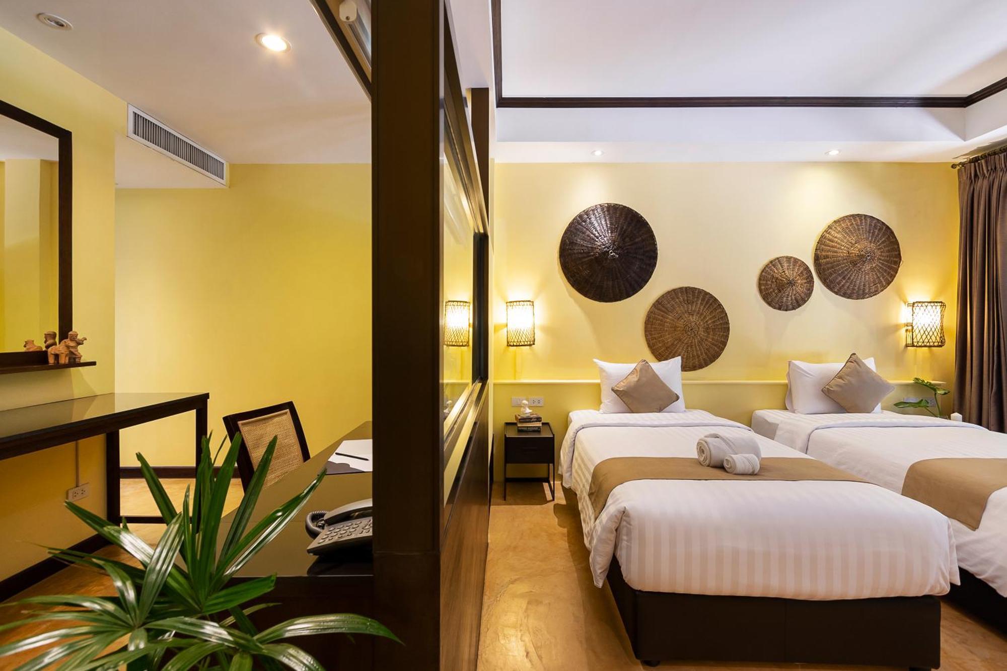 Ratchapruek Lanna Boutique Hotel Чиангмай Стая снимка